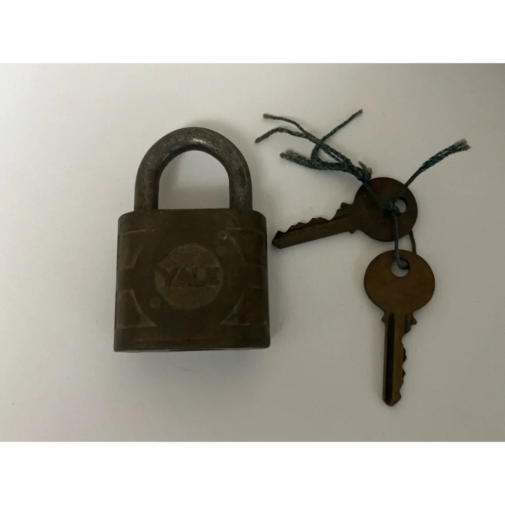 YALE Padlock With 2 Keys Works Great Vintage Brass Lock USA 3